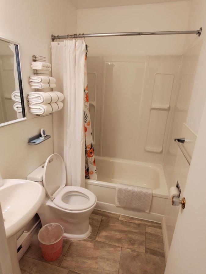 Wolseley Motel Екстер'єр фото